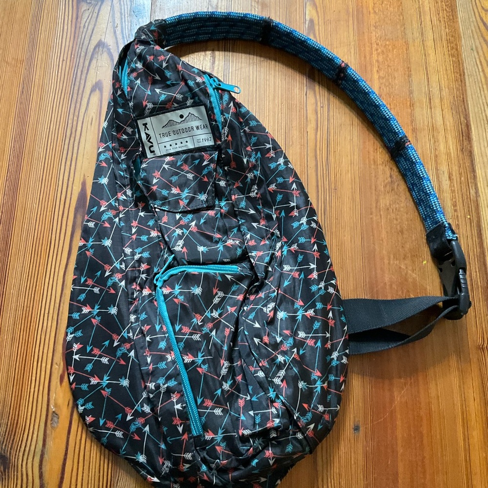 Kavu arrow design rope bag